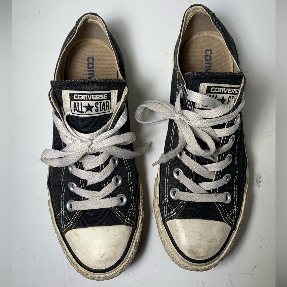 Converse Low Tops Black and White Size 7